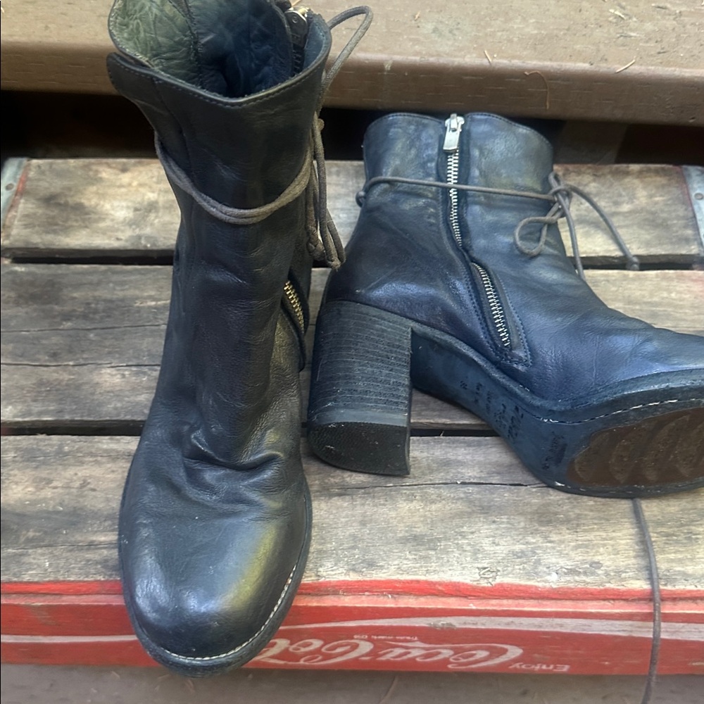 Officine Creative Black Leather Ankle Boots with Zipper